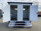 Doppelter Sanitärcontainer mit Abwassertank (weiß) – WC-Container mit integriertem Fäkalientank