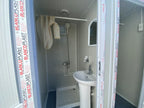 Sanitärcontainer 1,30 x 2,05 m mit Doppeldusche